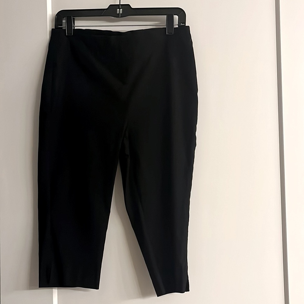 Chico's Pull On black Capri Pants 1.5 / US 10